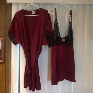 Burgundy and black lace lingerie. Sz large.